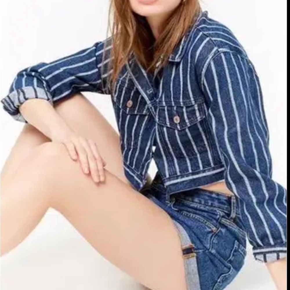 Forever 21 White Pinstripe Striped Cropped Denim Jacket - Picture 2 of 13